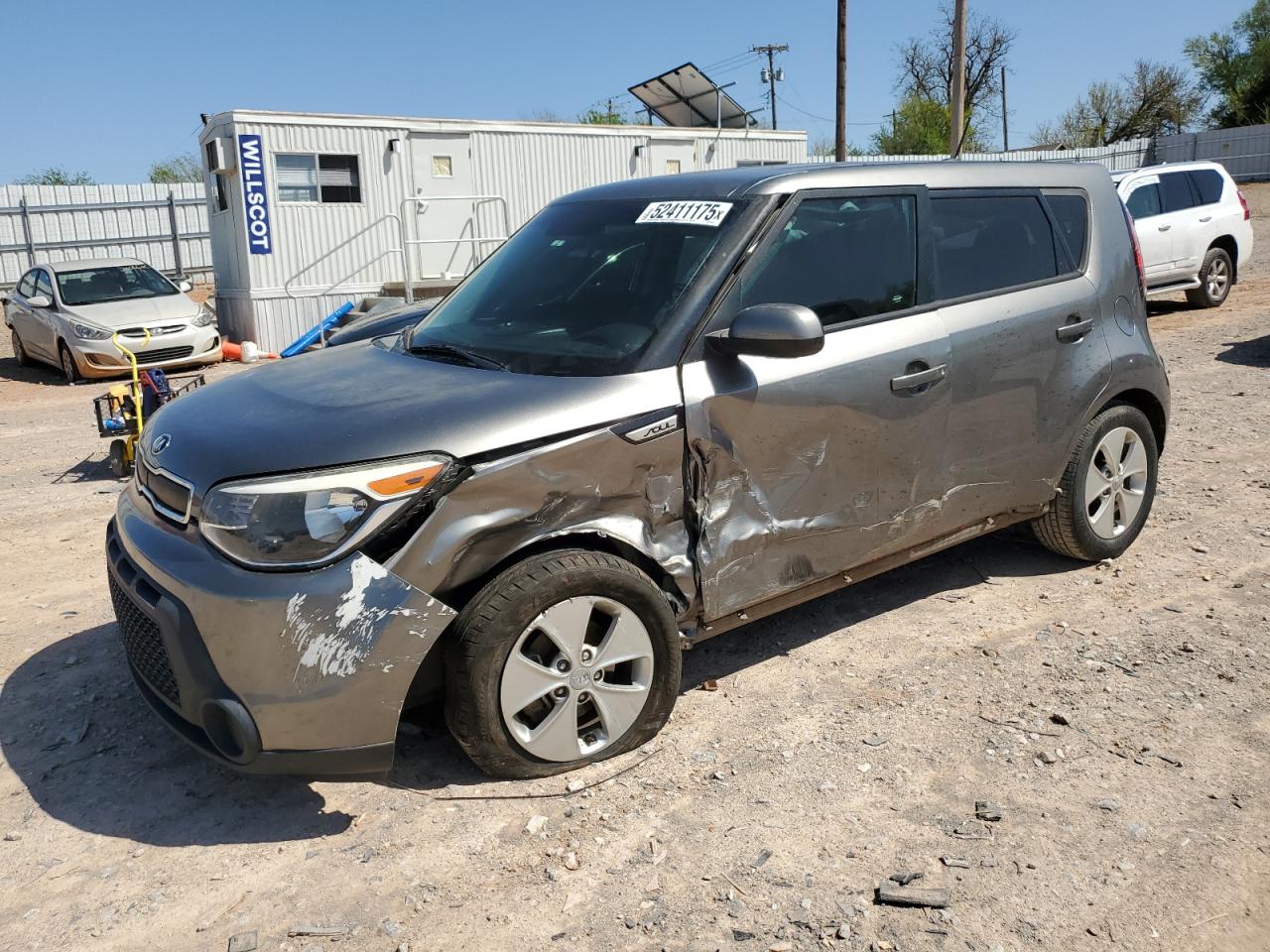 2016 Kia Soul, VIN KNDJN2A23G7307827 — Front end