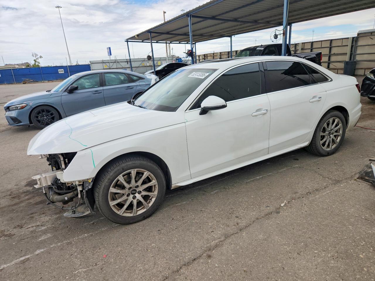 2022 Audi A4 Premium, VIN WAUABAF43NN000693 — Перед