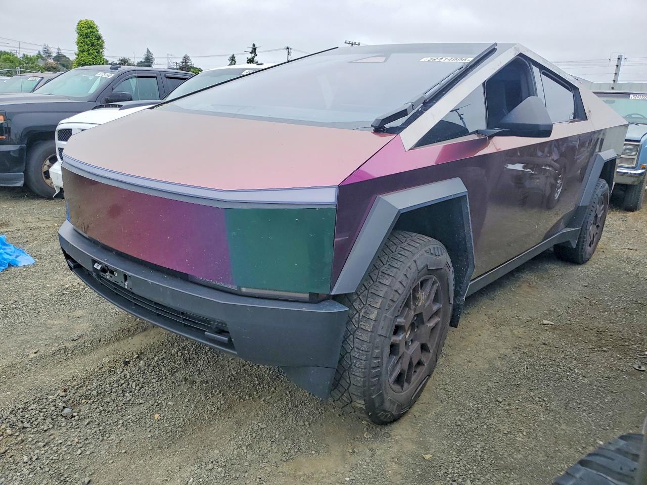 2024 Tesla Cybertruck, VIN 7G2CEHED6RA001803 — Side