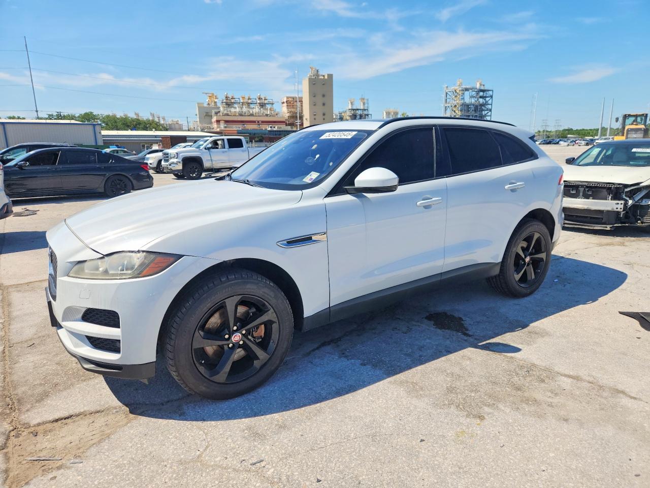 2017 Jaguar F-Pace 35t Premium, VIN SADCJ2BV1HA069546 — Мелкие вмятины и царапины