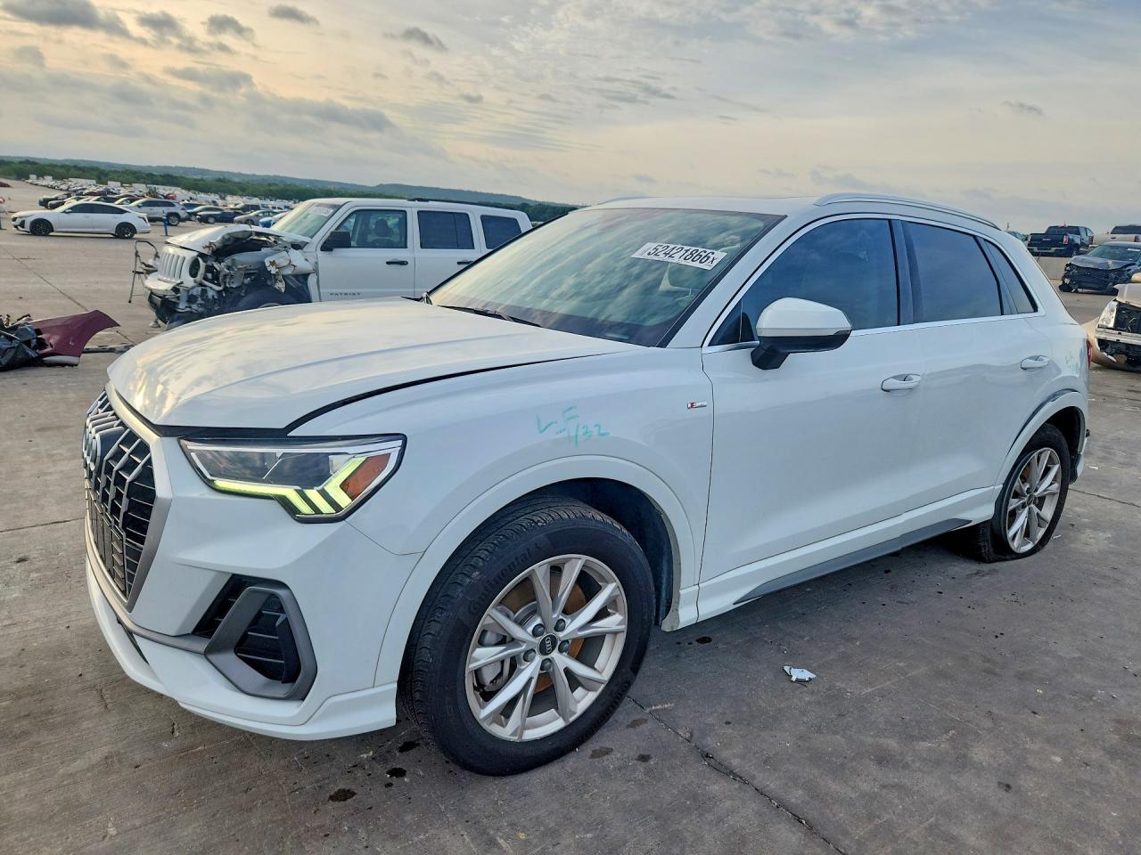 2022 Audi Q3 S line Premium Plus, VIN WA1EECF30N1094578 — Зад