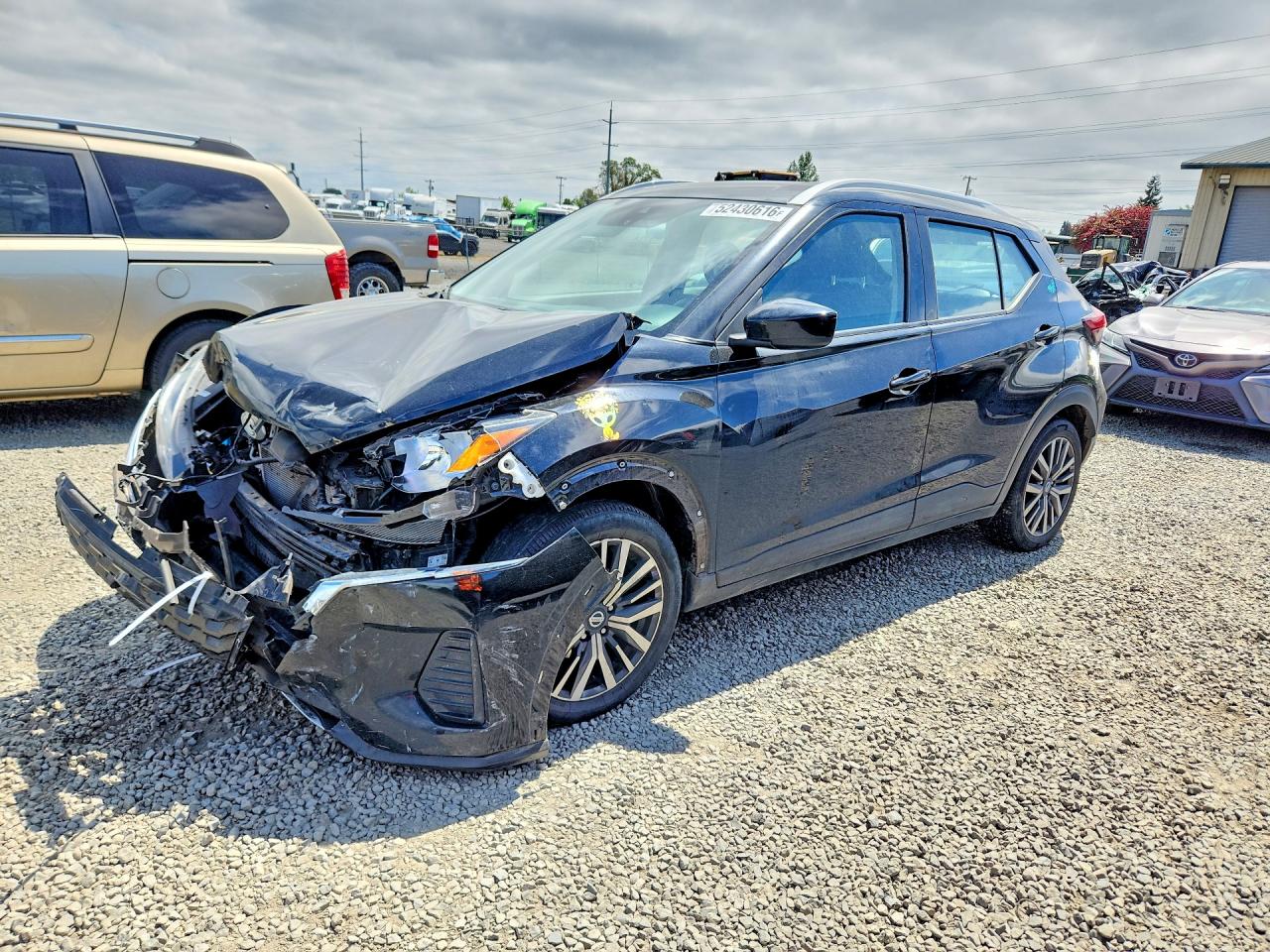 2021 Nissan Kicks SV, VIN 3N1CP5CV8ML535845 — Front end