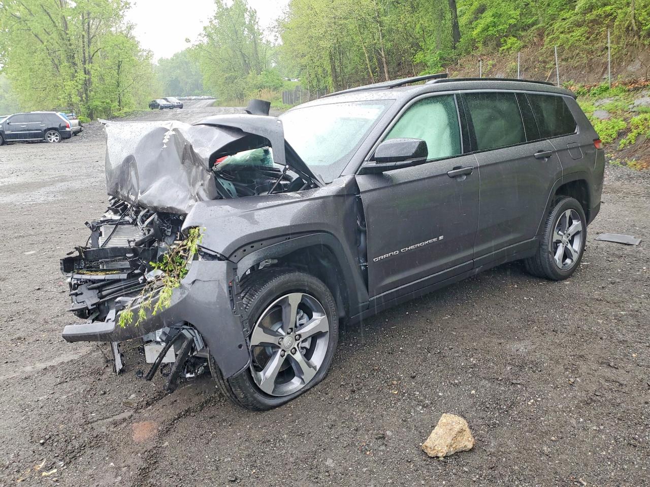 2026 Jeep Grand Cherokee Limited, VIN 1C4RJKBR5T8562476 — Front end