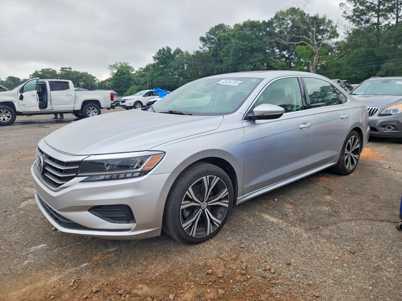 2021 Volkswagen Passat SE, VIN 1VWSA7A3XMC000676 — Пожар в салоне