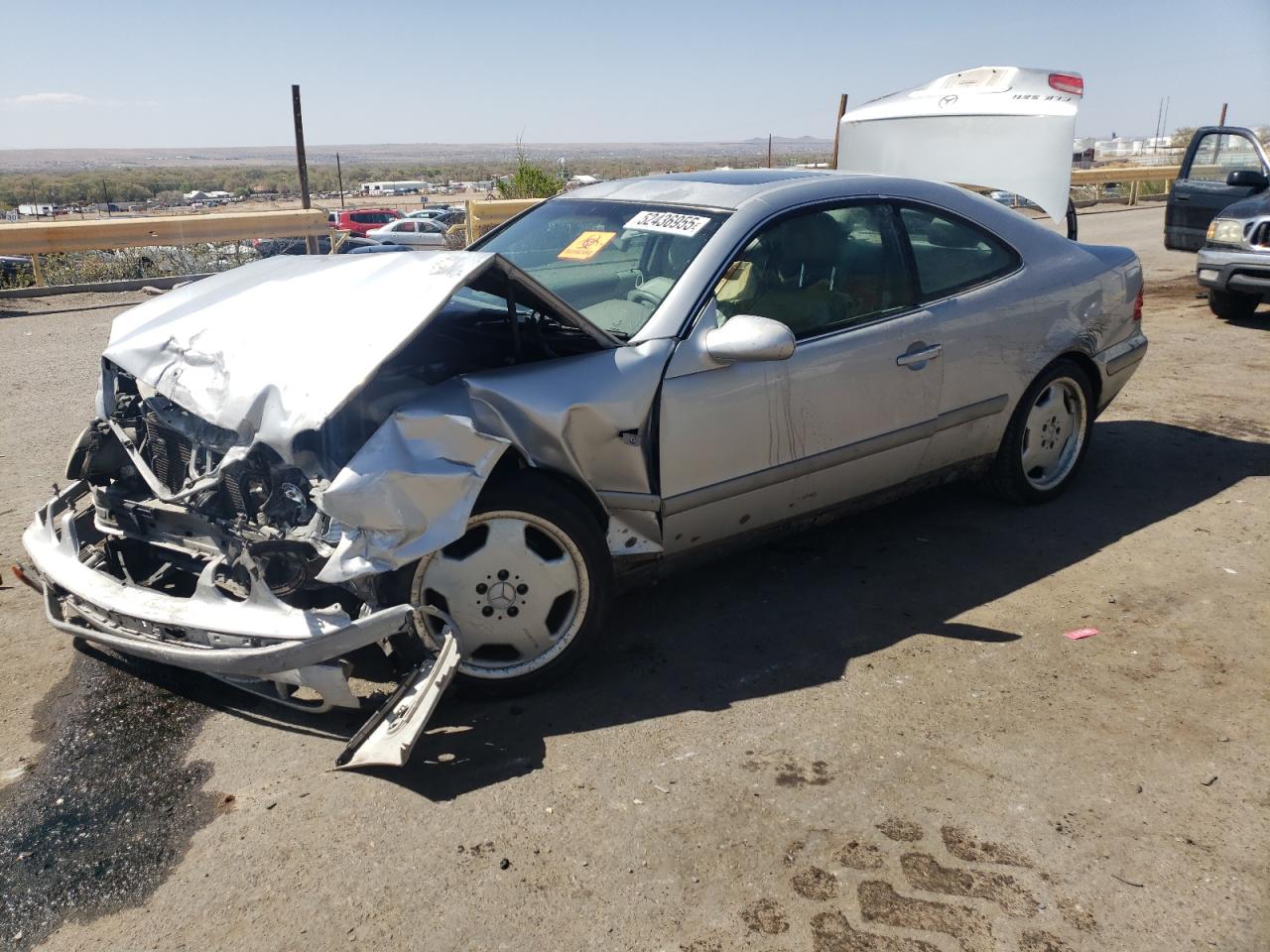 1998 Mercedes-Benz CLK 320/430, VIN WDBLJ65G8WF034663 — Front end