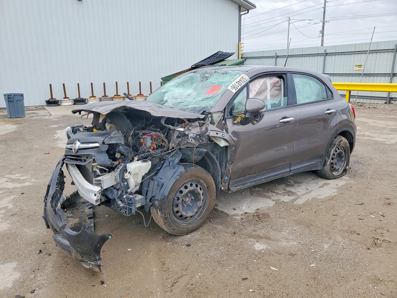 2017 FIAT 500X Pop, VIN ZFBCFXAB3HP550285 — Front end