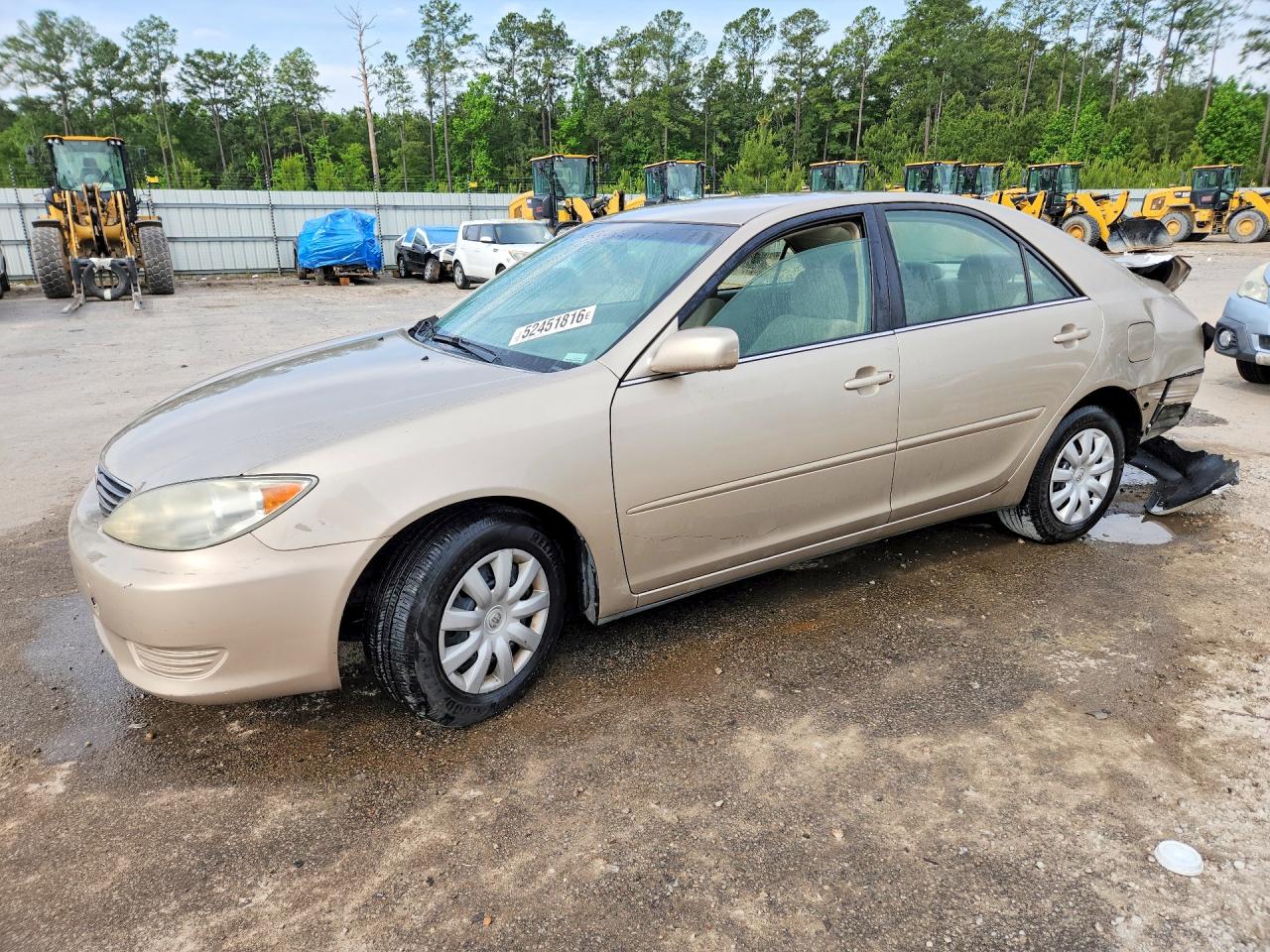 2005 Toyota Camry LE, VIN 4T1BE32K55U024512 — Rear end