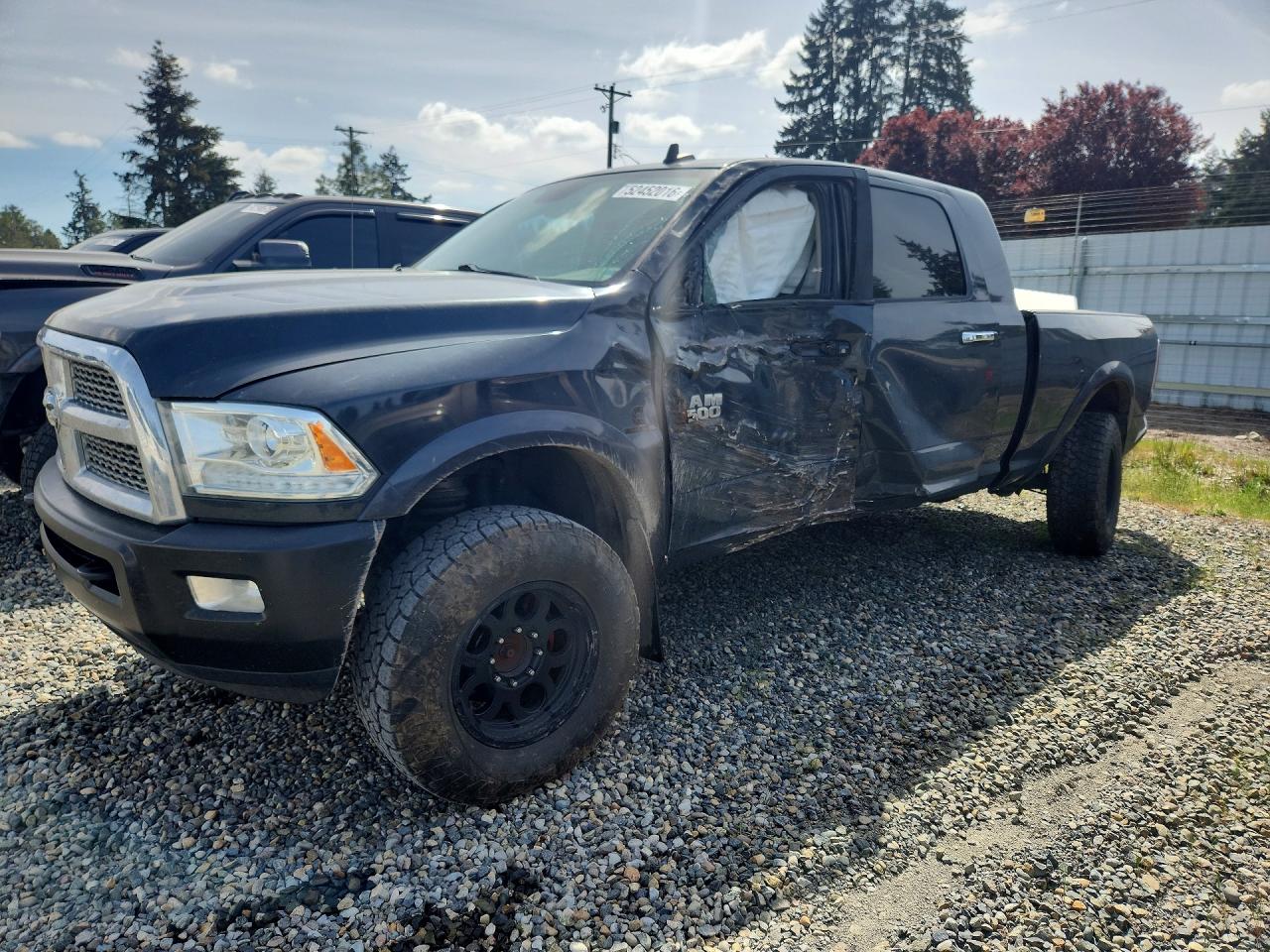 2015 Ram 3500 Laramie, VIN 3C63R3ML9FG583155 — Бок