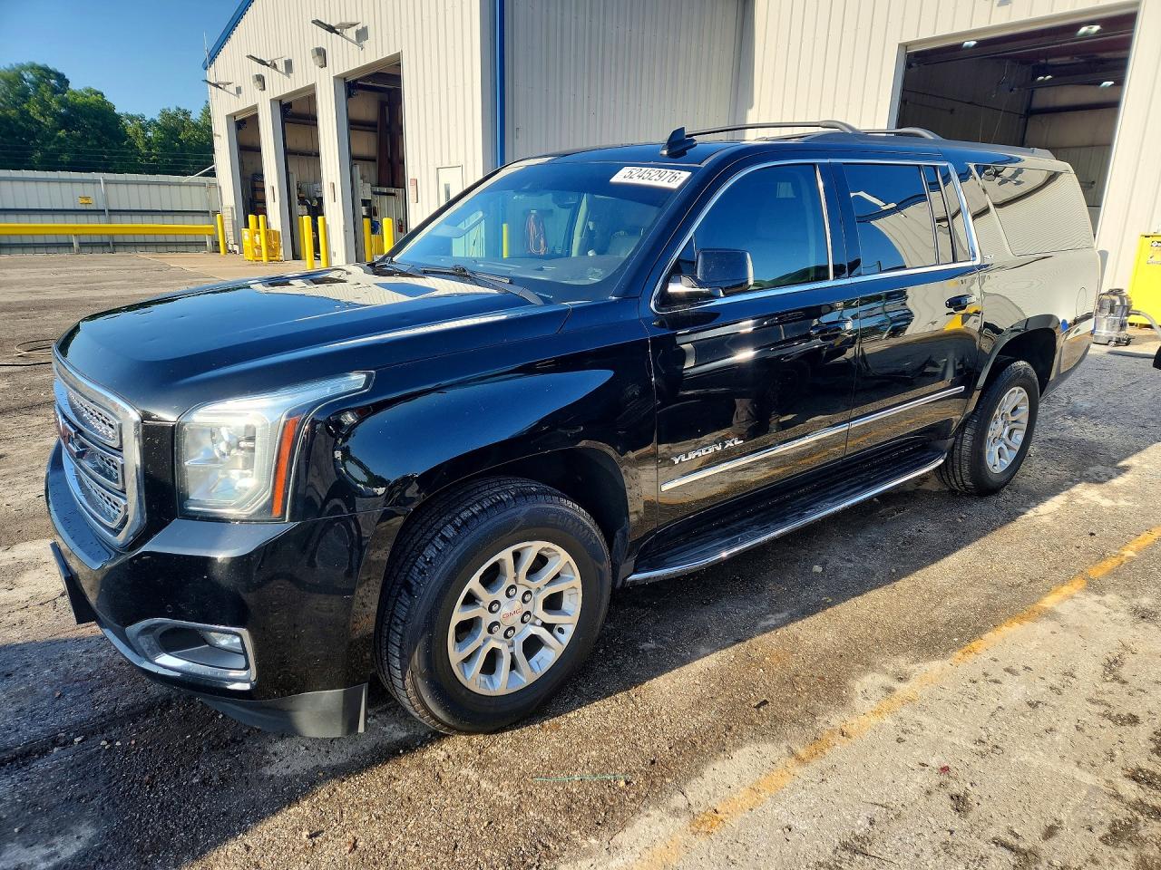 2018 GMC Yukon XL SLT, VIN 1GKS2GKC6JR366842 — Hail