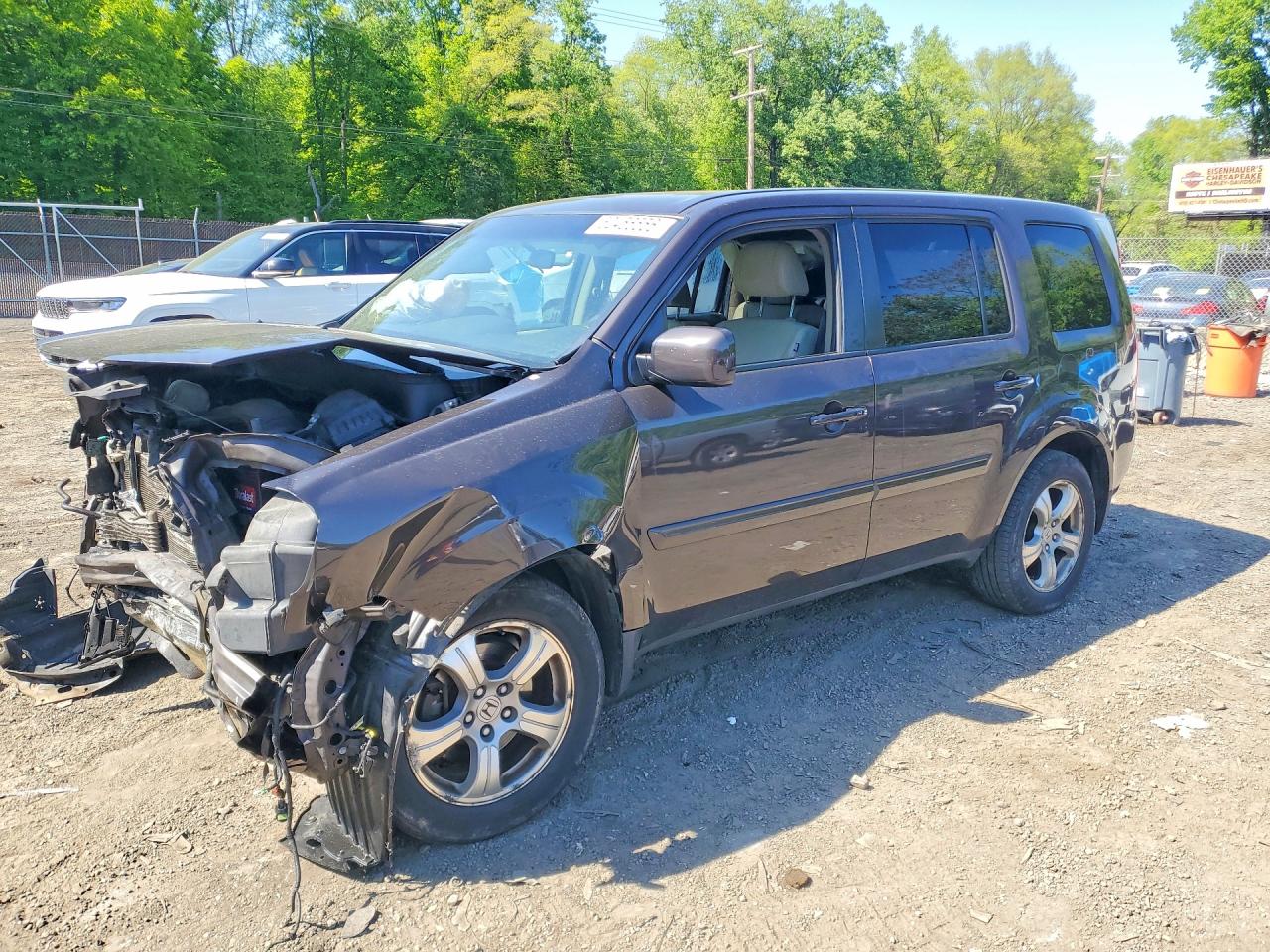 2015 Honda Pilot EX, VIN 5FNYF4H40FB042548 — Перед