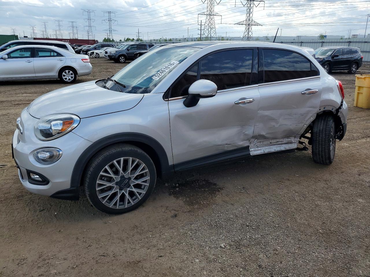 2017 FIAT 500X Lounge, VIN ZFBCFXDB0HP626797 — Бок
