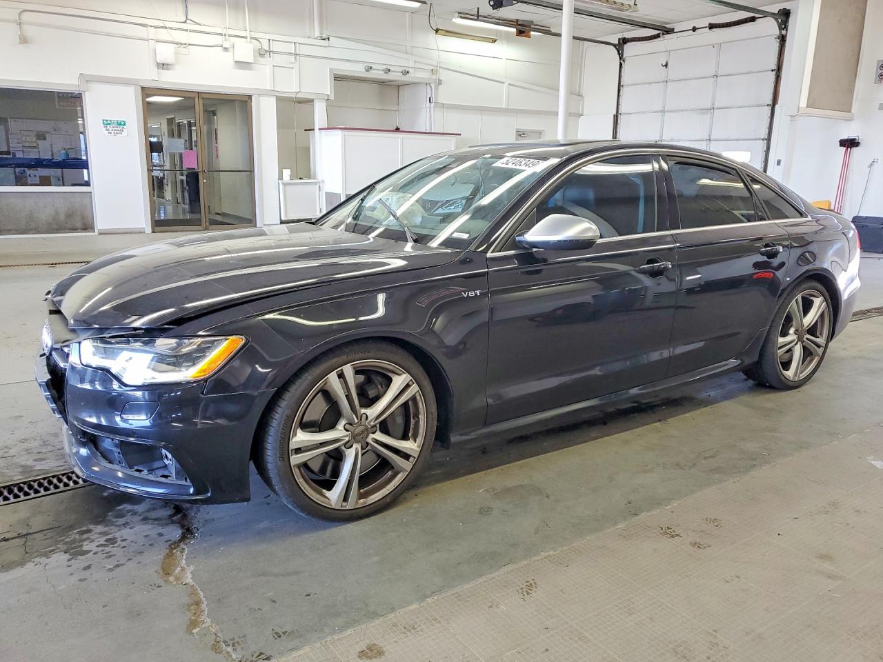 2013 Audi S6 Prestige, VIN WAUJ2AFC1DN088553 — Перед