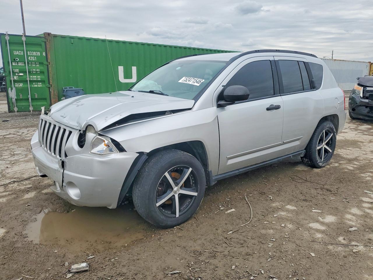 2008 Jeep Compass Sport, VIN 1J8FT47058D783358 — Перед