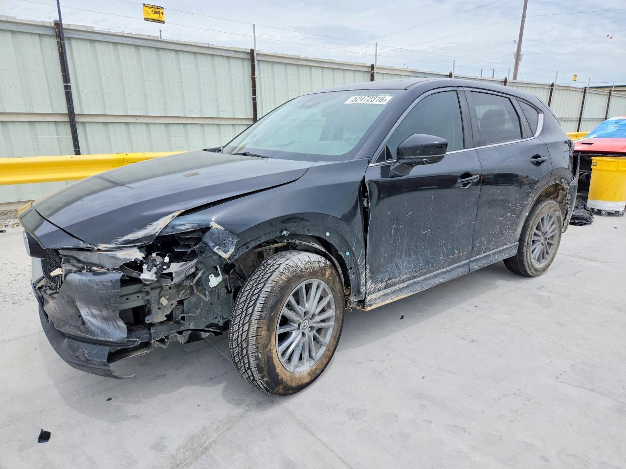 2017 Mazda CX-5 Touring, VIN JM3KFACL9H0196056 — Перед