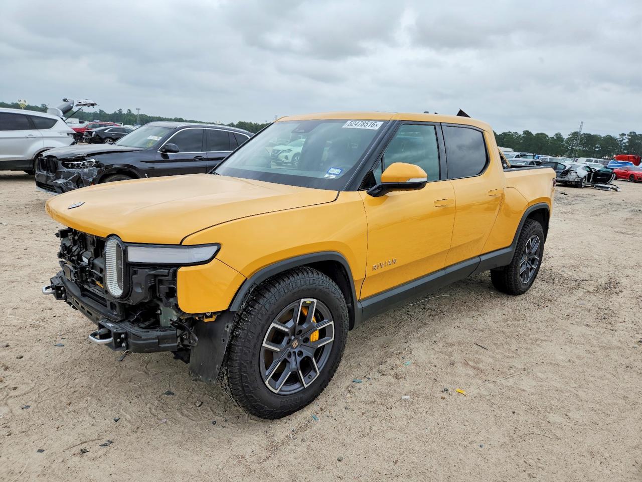 2022 Rivian R1T Launch Edition, VIN 7FCTGAAL1NN004473 — Перед