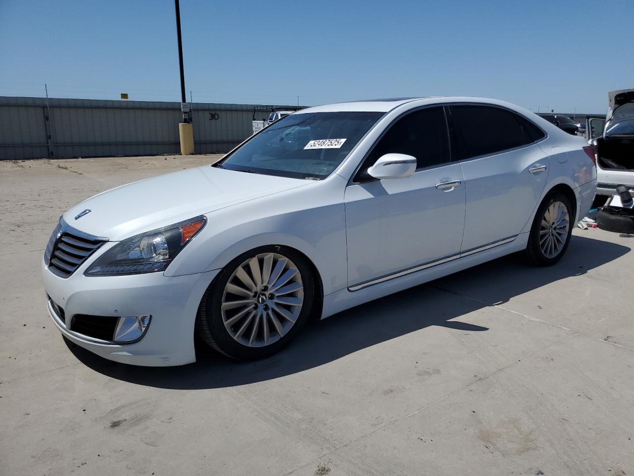 2016 Hyundai Equus Signature, VIN KMHGH4JH8GU106293 — Front end