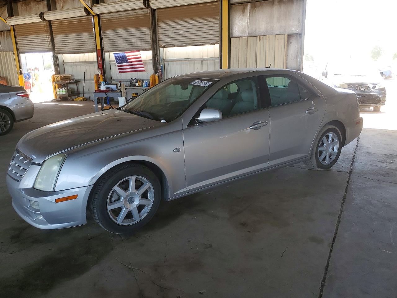 2005 Cadillac STS, VIN 1G6DW677250126070 — Front end