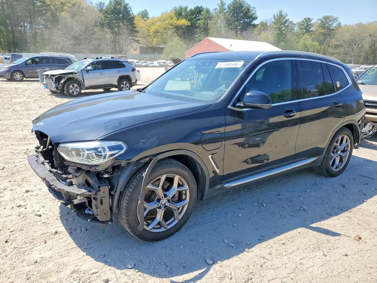 2021 BMW X3 xDrive30e, VIN 5UXTS1C06M9D79811 — Front end