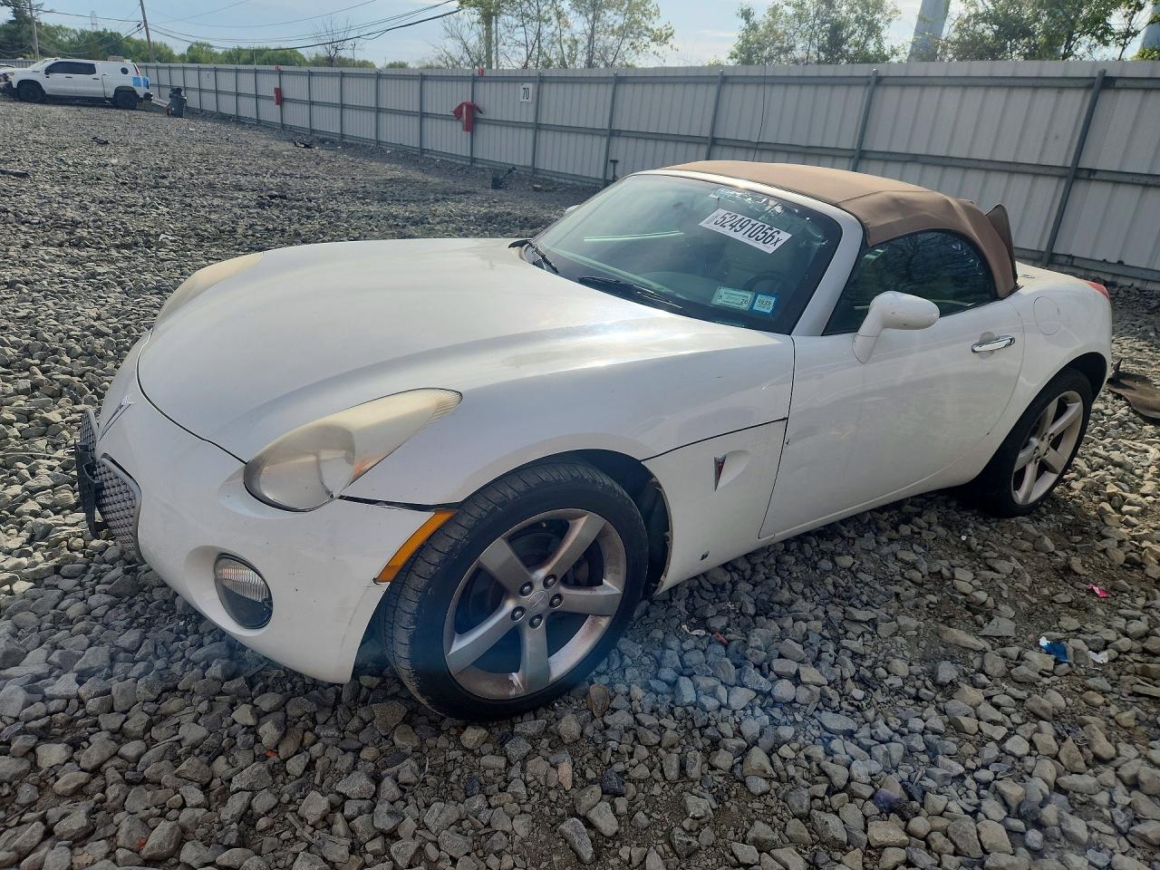 2008 Pontiac Solstice, VIN 1G2MC35B08Y123187 — Minor dents and scratches