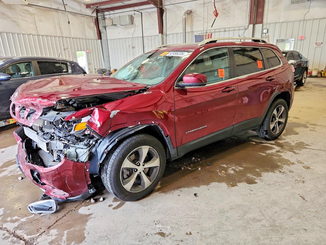 2019 Jeep Cherokee Limited, VIN 1C4PJMDN9KD178851 — Front end
