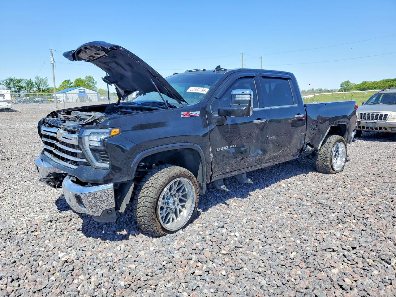 2024 Chevrolet Silverado 3500HD LTZ, VIN 2GC4YUEY1R1123999 — Front end