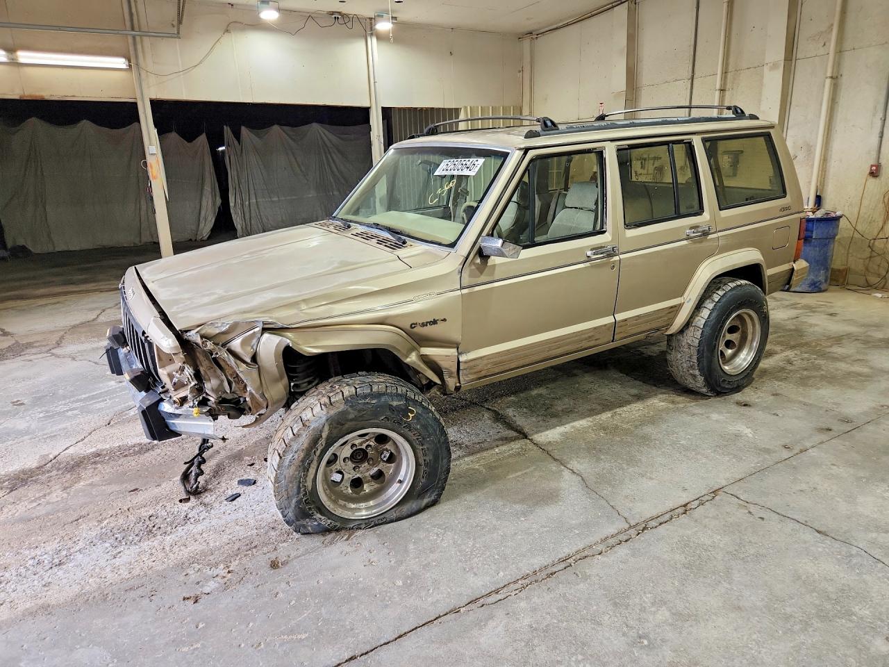 1994 Jeep Cherokee Country, VIN 1J4FJ78S2RL132835 — Front end