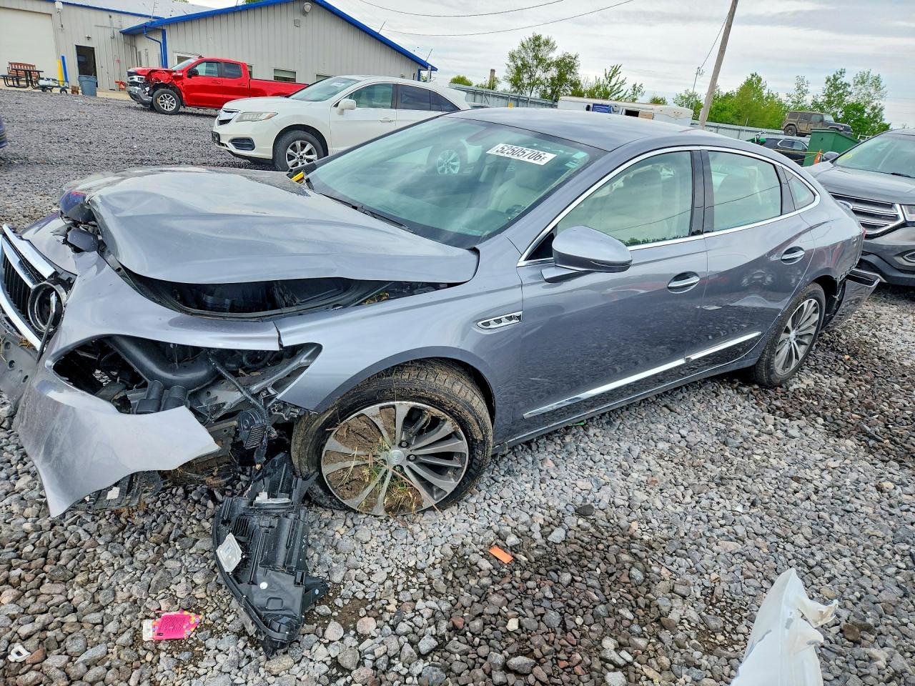 2018 Buick LaCrosse Essence, VIN 1G4ZP5SS3JU137311 — Front end