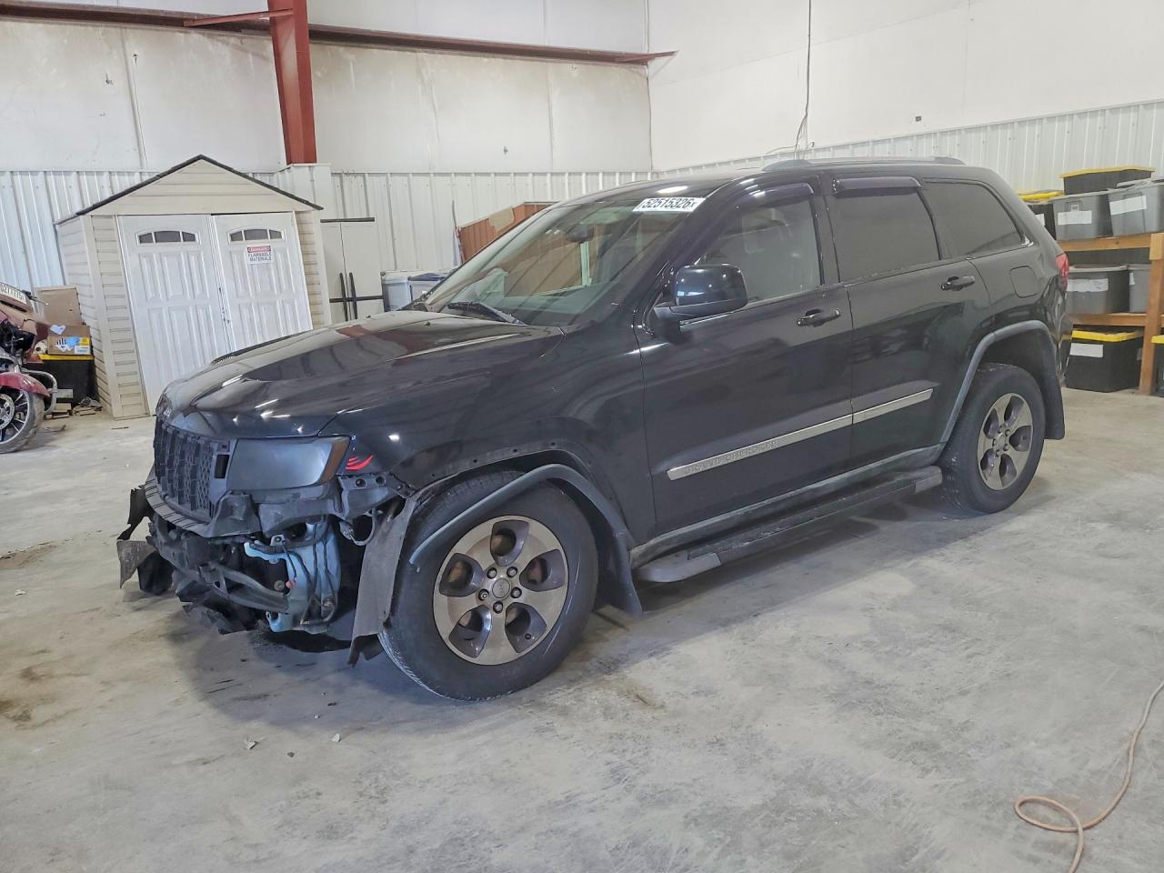 2011 Jeep Grand Cherokee Laredo, VIN 1J4RR4GG0BC534375 — Front end