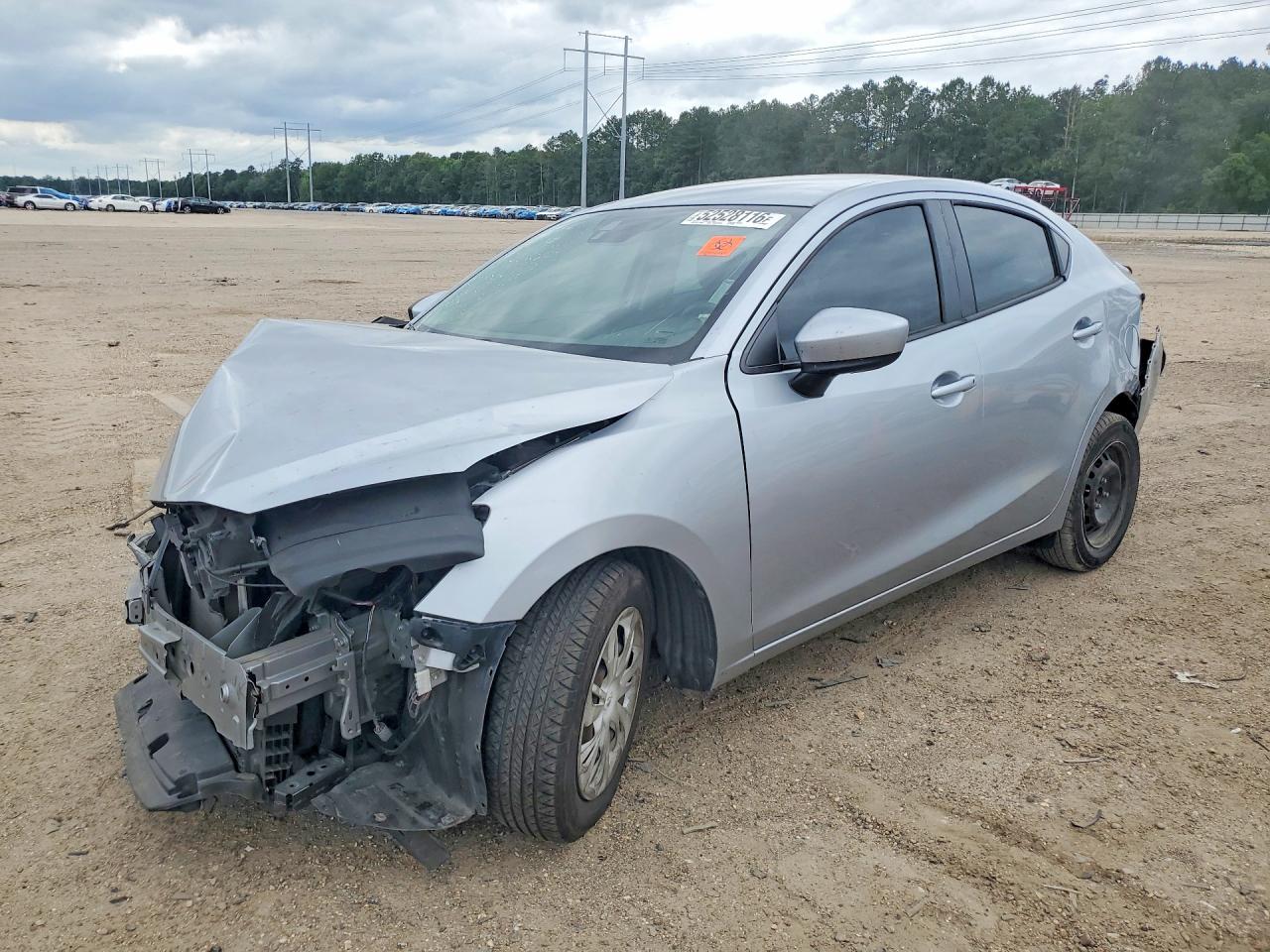 2019 Toyota Yaris L, VIN 3MYDLBYV0KY528670 — Front end