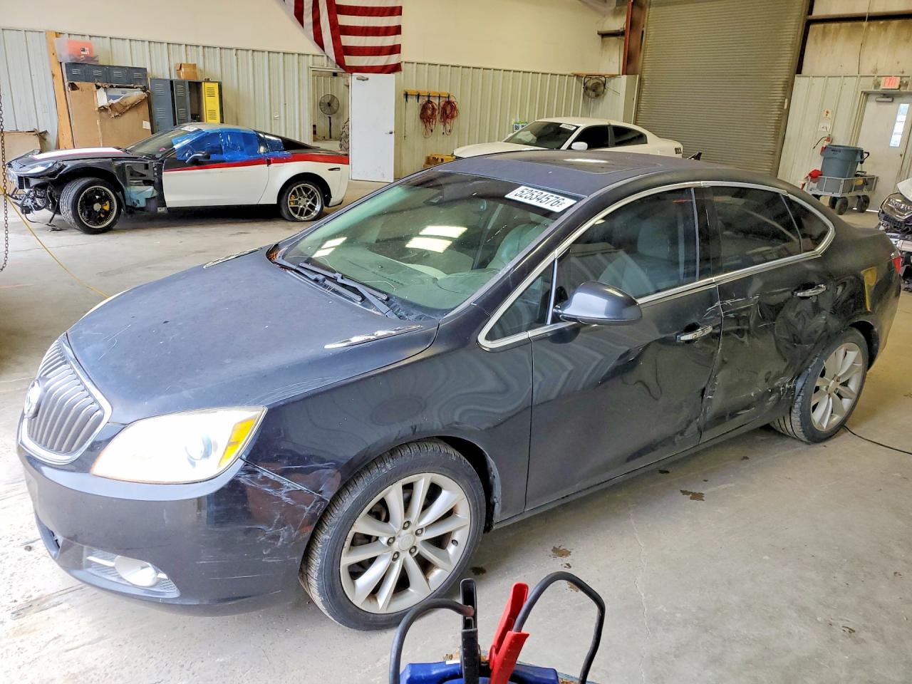 2014 Buick Verano Group, VIN 1G4PS5SK0E4142817 — Бок