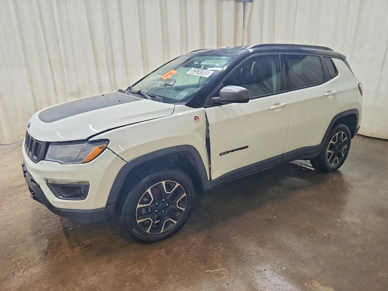 2020 Jeep Compass Trailhawk, VIN 3C4NJDDB9LT207919 — Front end