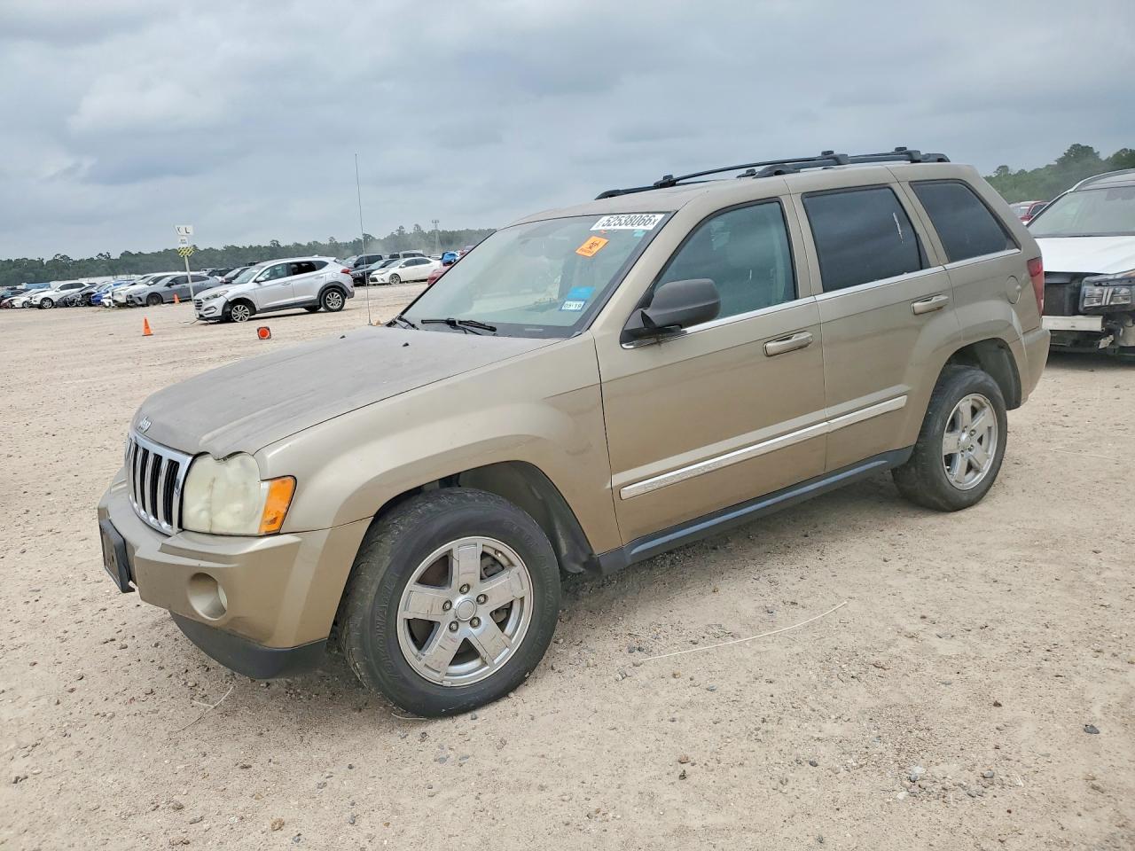 2005 Jeep Grand Cherokee Limited, VIN 1J8HS58N85C696745 — Normal wear