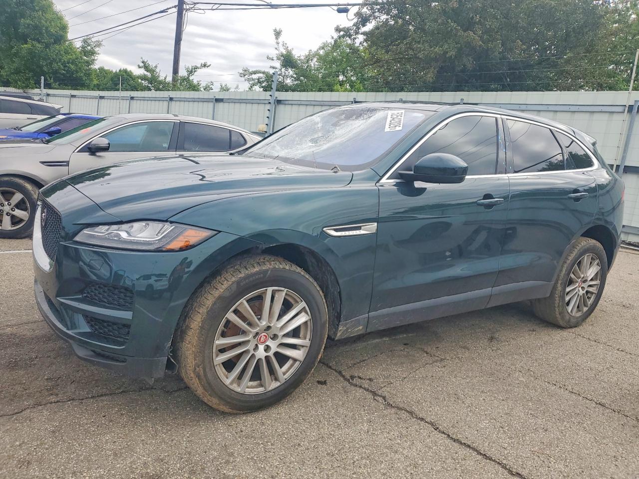 2017 Jaguar F-Pace 20d Prestige, VIN SADCK2BNXHA494275 — Мелкие вмятины и царапины