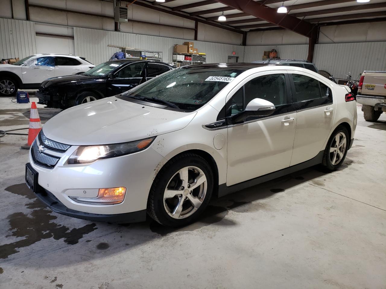 2011 Chevrolet Volt, VIN 1G1RD6E42BU102415 — Rear end