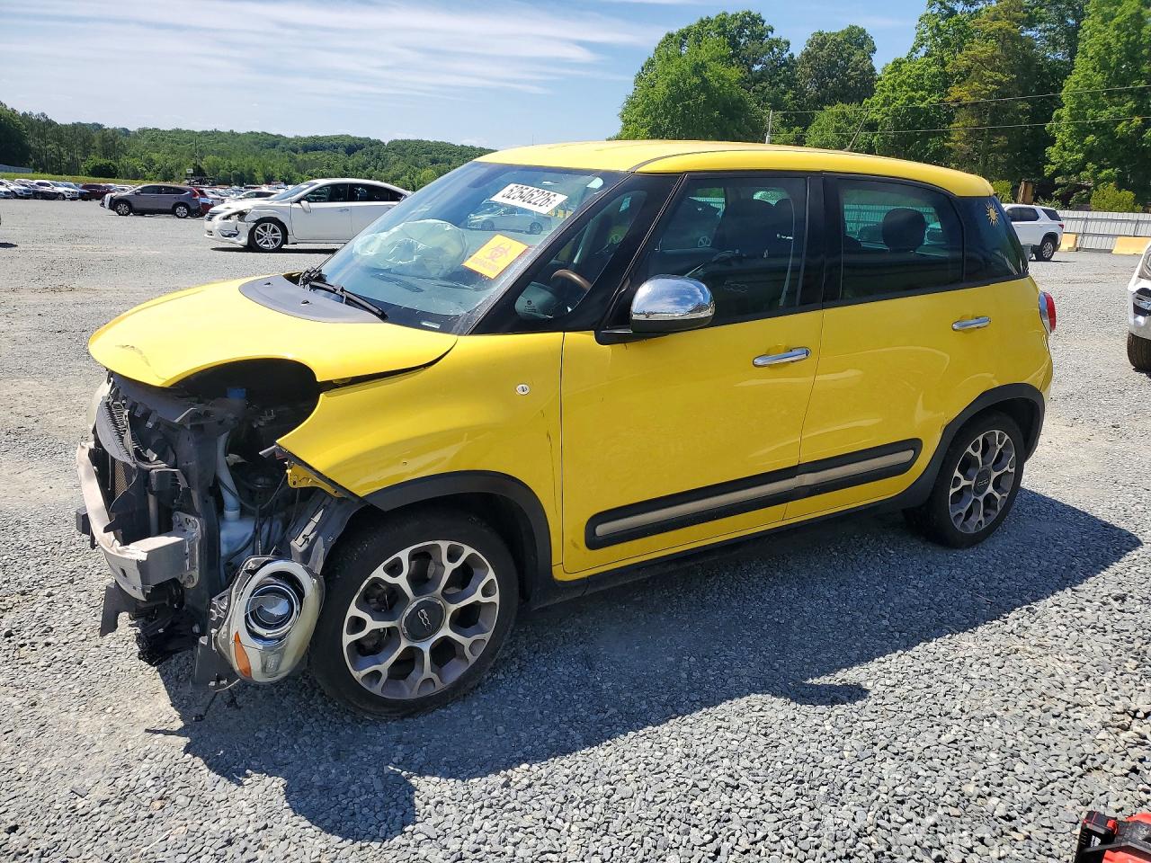 2014 FIAT 500L Trekking, VIN ZFBCFADH6EZ023693 — Front end
