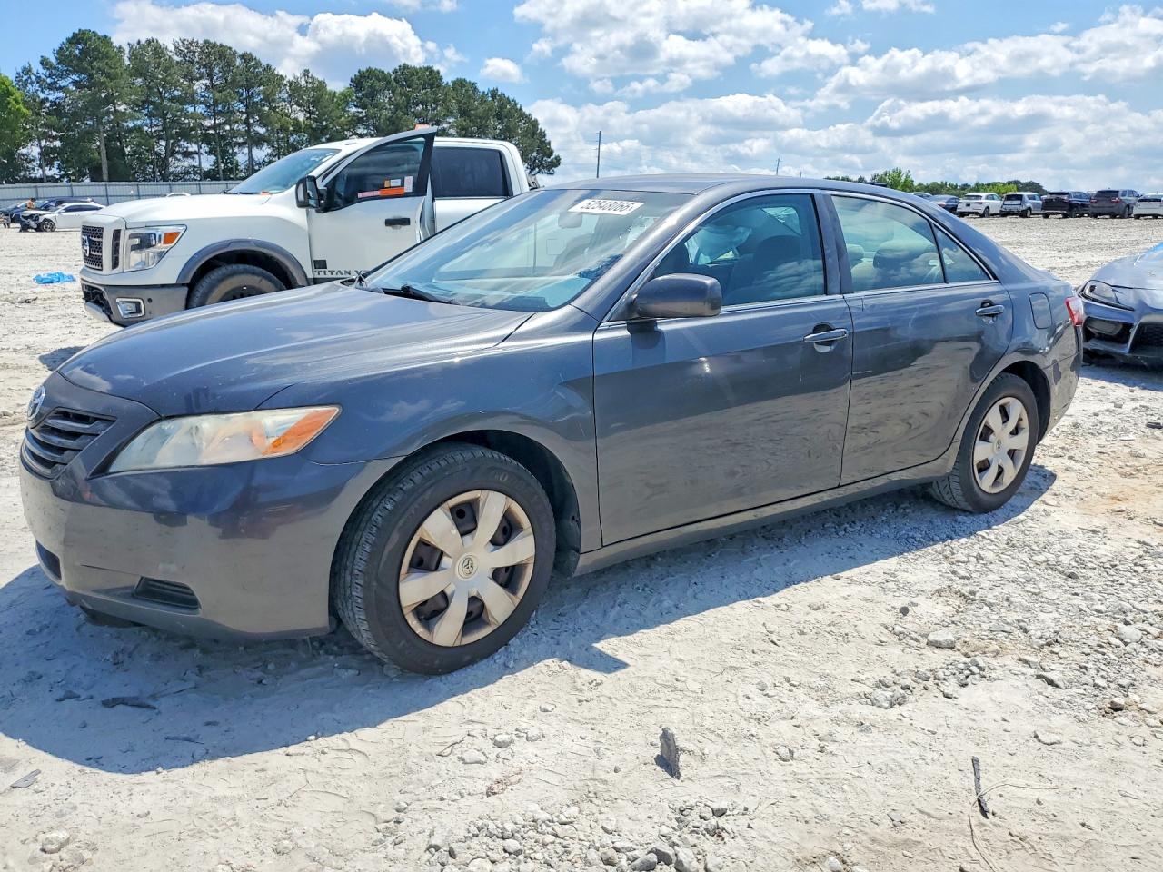 2008 Toyota Camry XLE, VIN 4T1BE46K28U249121 — Side