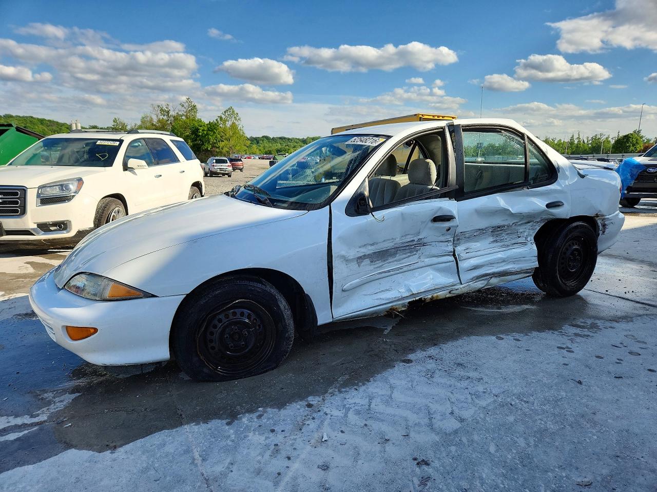 1999 Chevrolet Cavalier LS, VIN 1G1JF5245X7204643 — Side