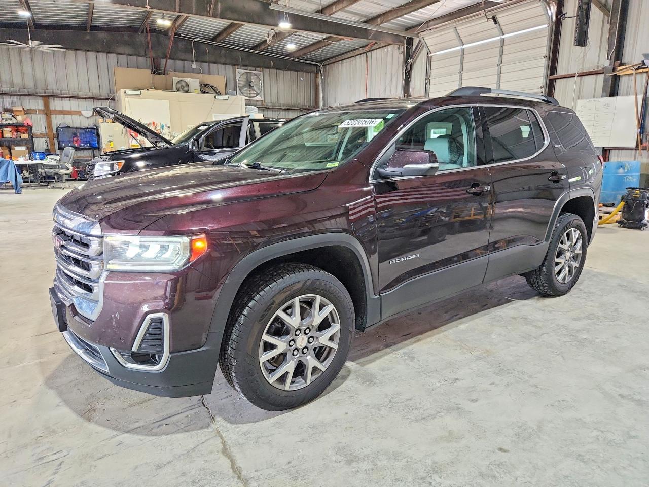 2021 GMC Acadia SLT, VIN 1GKKNMLS5MZ206239 — Град