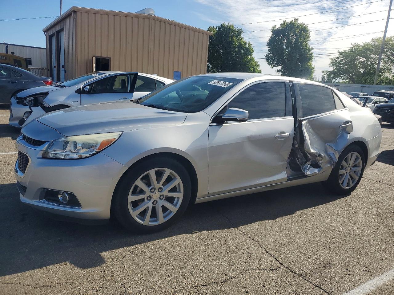 2015 Chevrolet Malibu LT, VIN 1G11D5SL0FF180480 — Side