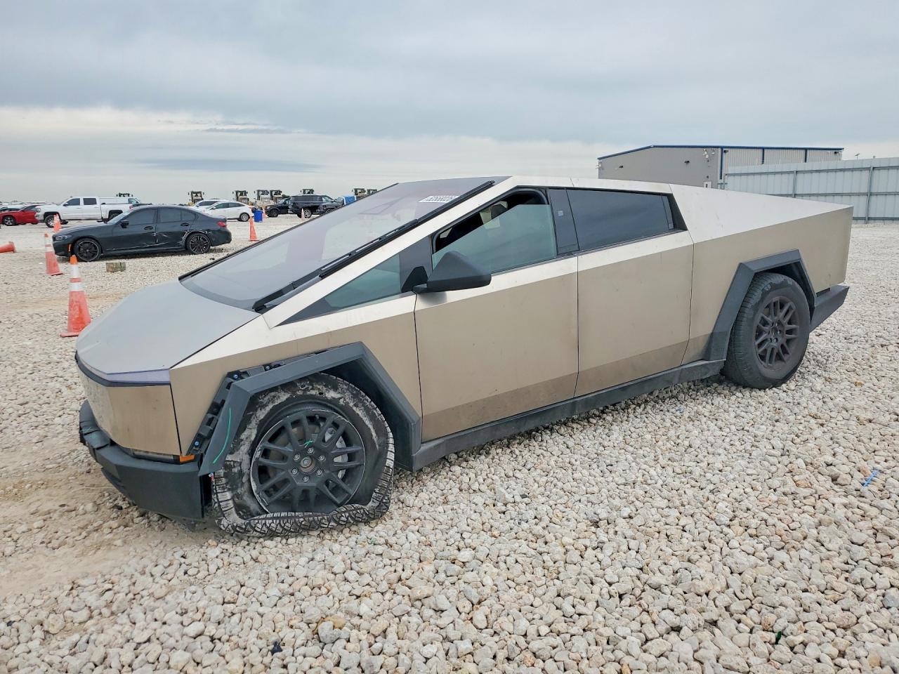 2025 Tesla Cybertruck, VIN 7G2CEHED3SA081373 — Front end