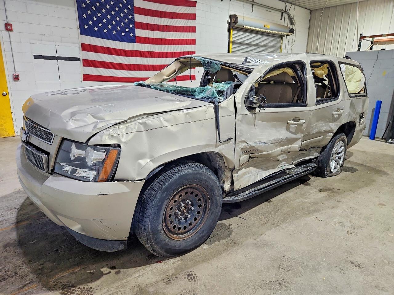 2007 Chevrolet Tahoe LT, VIN 1GNFK13027J281963 — Rollover