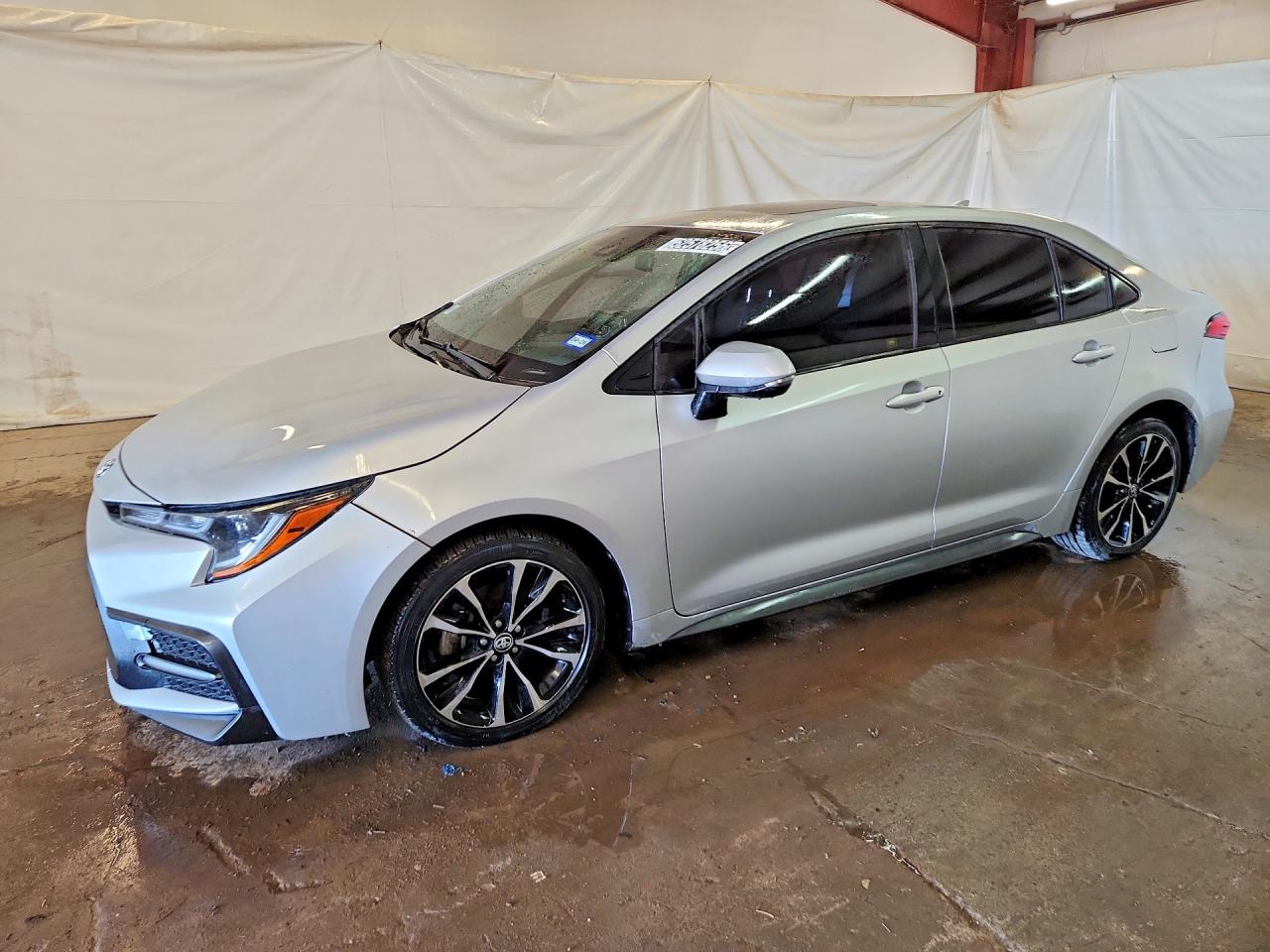 2020 Toyota Corolla SE, VIN JTDP4RCE2LJ033028 — Side