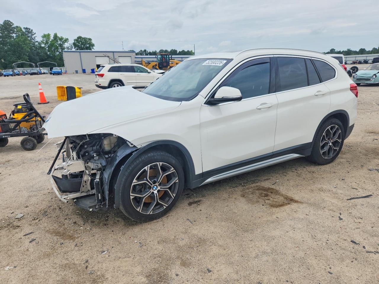 2020 BMW X1 xDrive28i, VIN WBXJG9C08L5P75401 — Front end