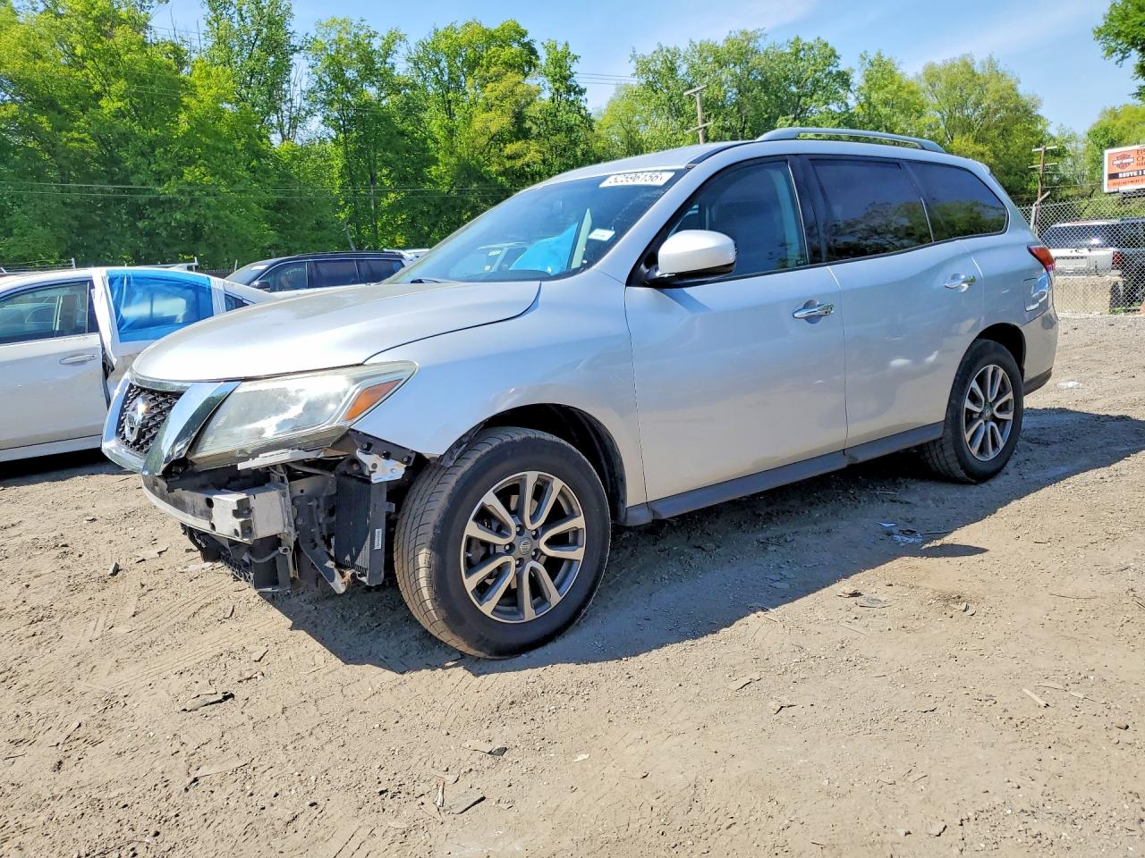 2014 Nissan Pathfinder Platinum, VIN 5N1AR2MM5EC624607 — Перед