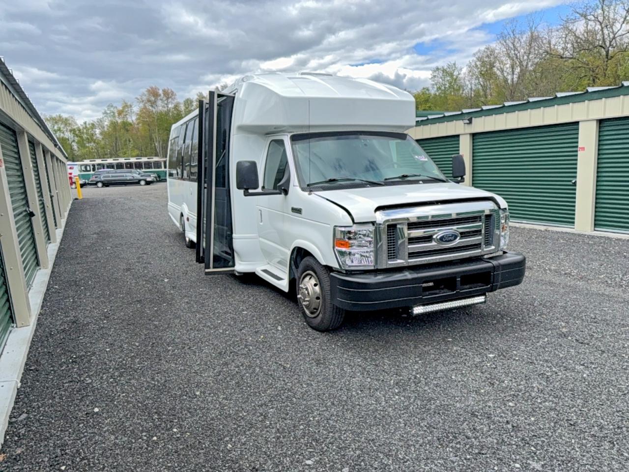 2003 Ford Econoline, VIN 1FDXE45F53HA63424 — Prior damage history