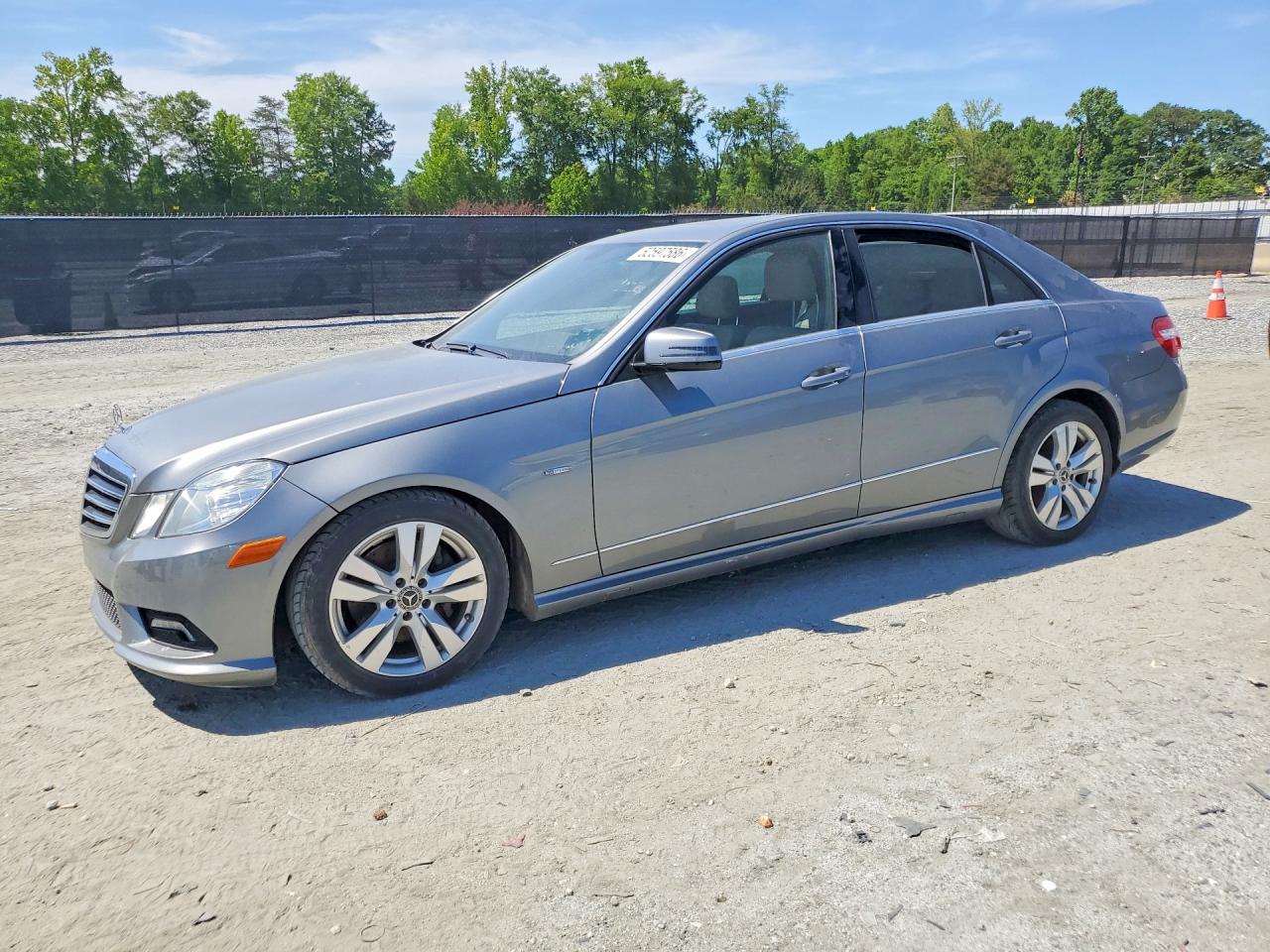 2011 Mercedes-Benz E 350 Luxury, VIN WDDHF2EBXBA451057 — Minor dents and scratches