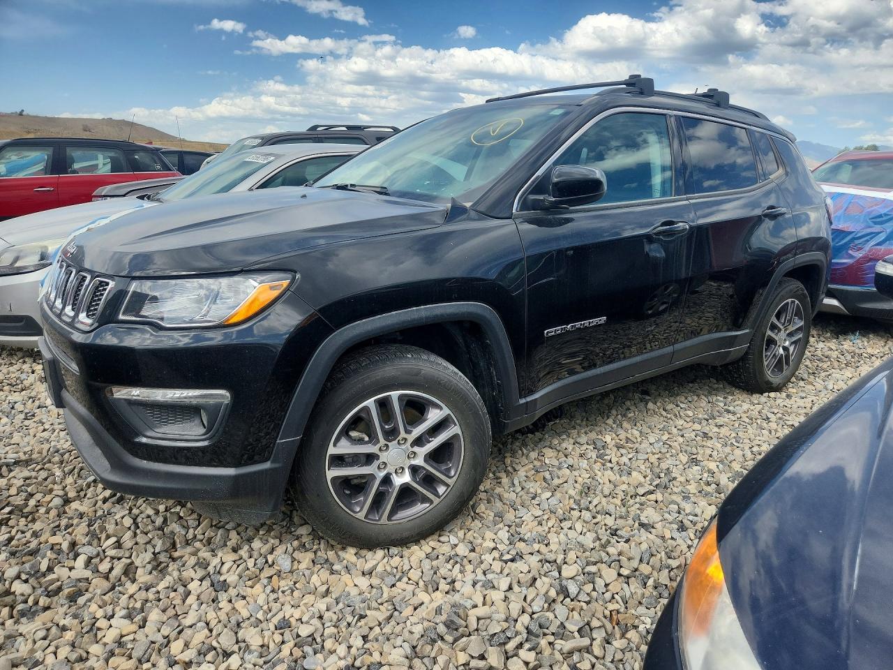 2020 Jeep Compass Latitude, VIN 3C4NJDBB0LT251682 — Front end