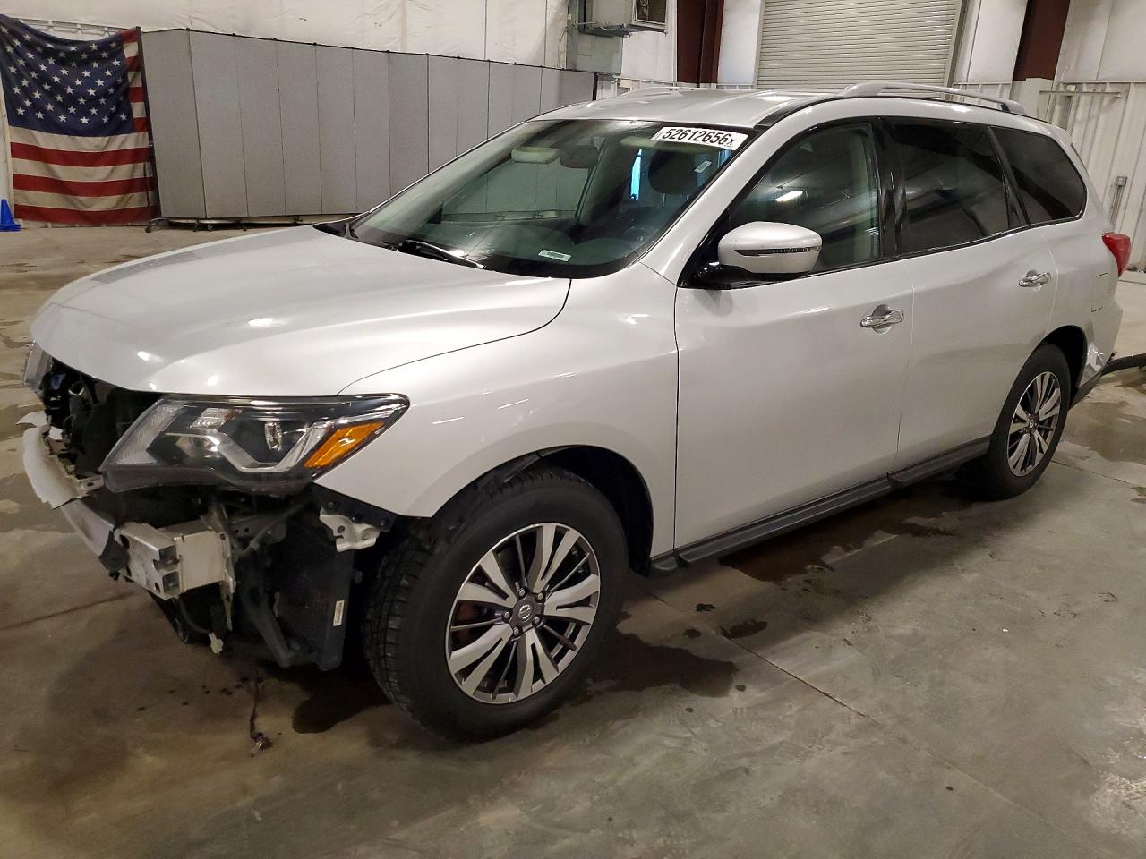 2020 Nissan Pathfinder SV, VIN 5N1DR2BM2LC603629 — Перед
