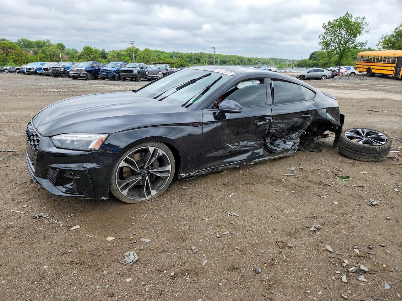 2025 Audi S5 Sportback Premium Plus, VIN WAUC4CF52SA012733 — Бок