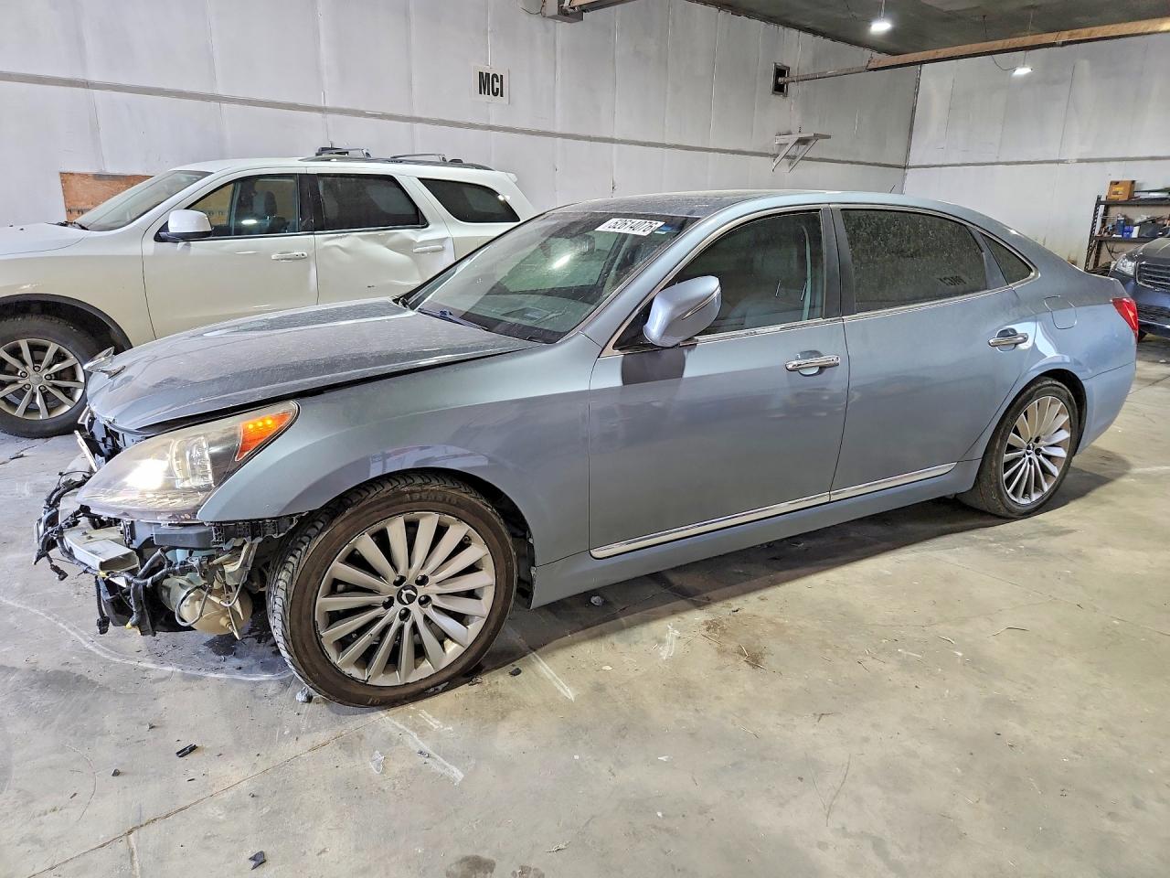 2016 Hyundai Equus Signature, VIN KMHGH4JH6GU100993 — Front end
